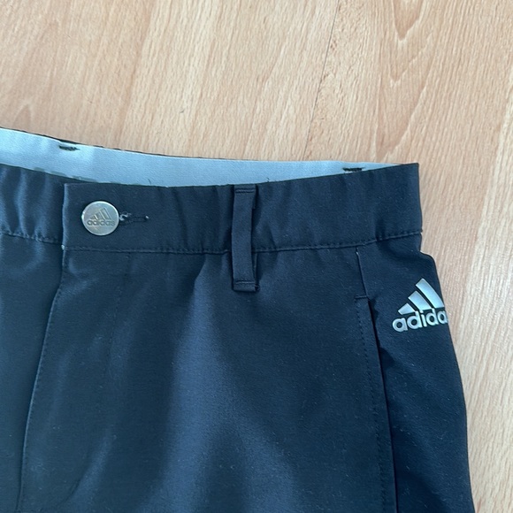 Boys Adidas large black gold shorts - Picture 2 of 5